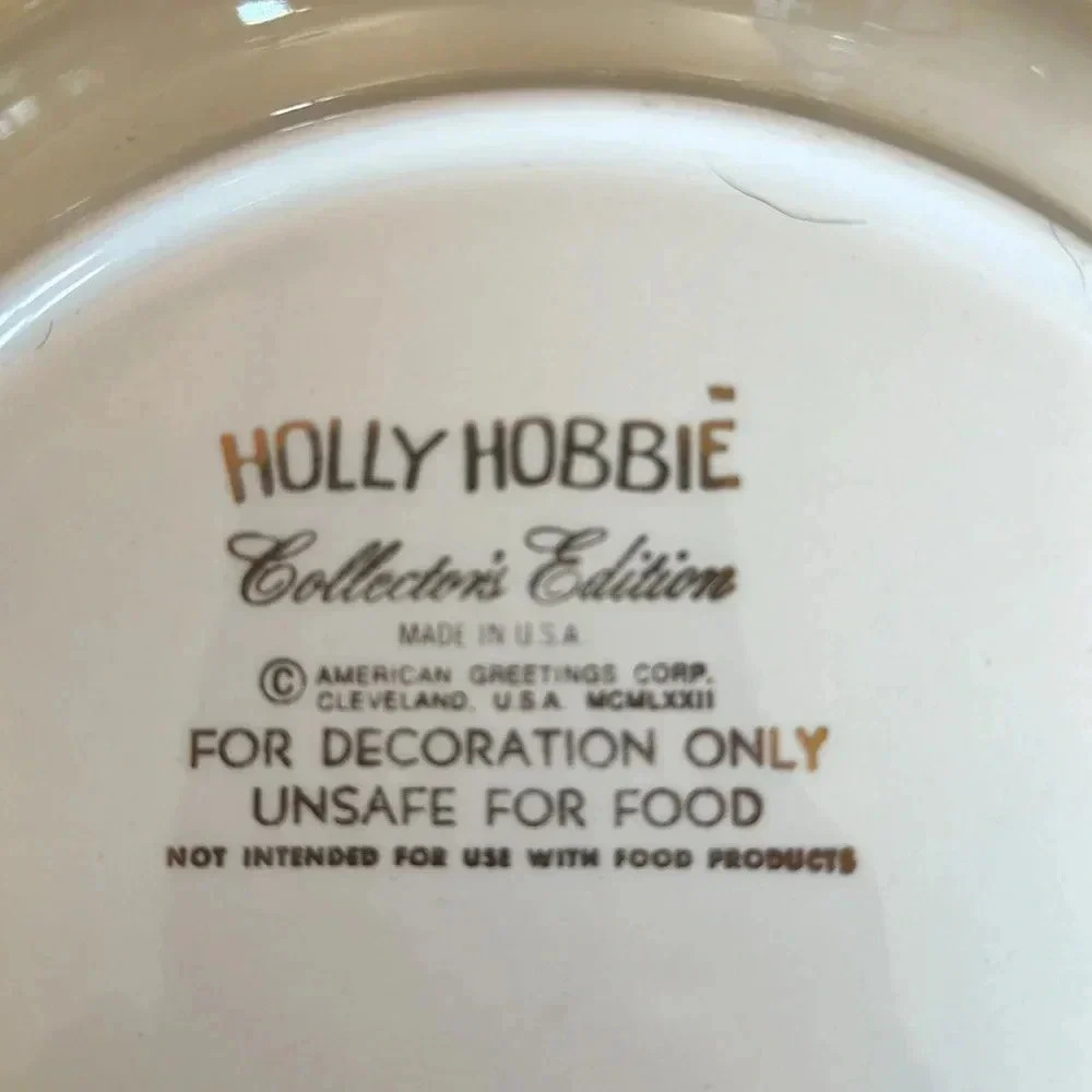 Holly Hobbie collectors plate 10”diameter EUC - Picture 4 of 4